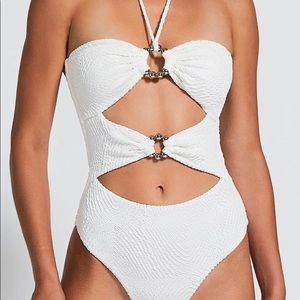 NALA FULL-PIECE from Devon Windsor